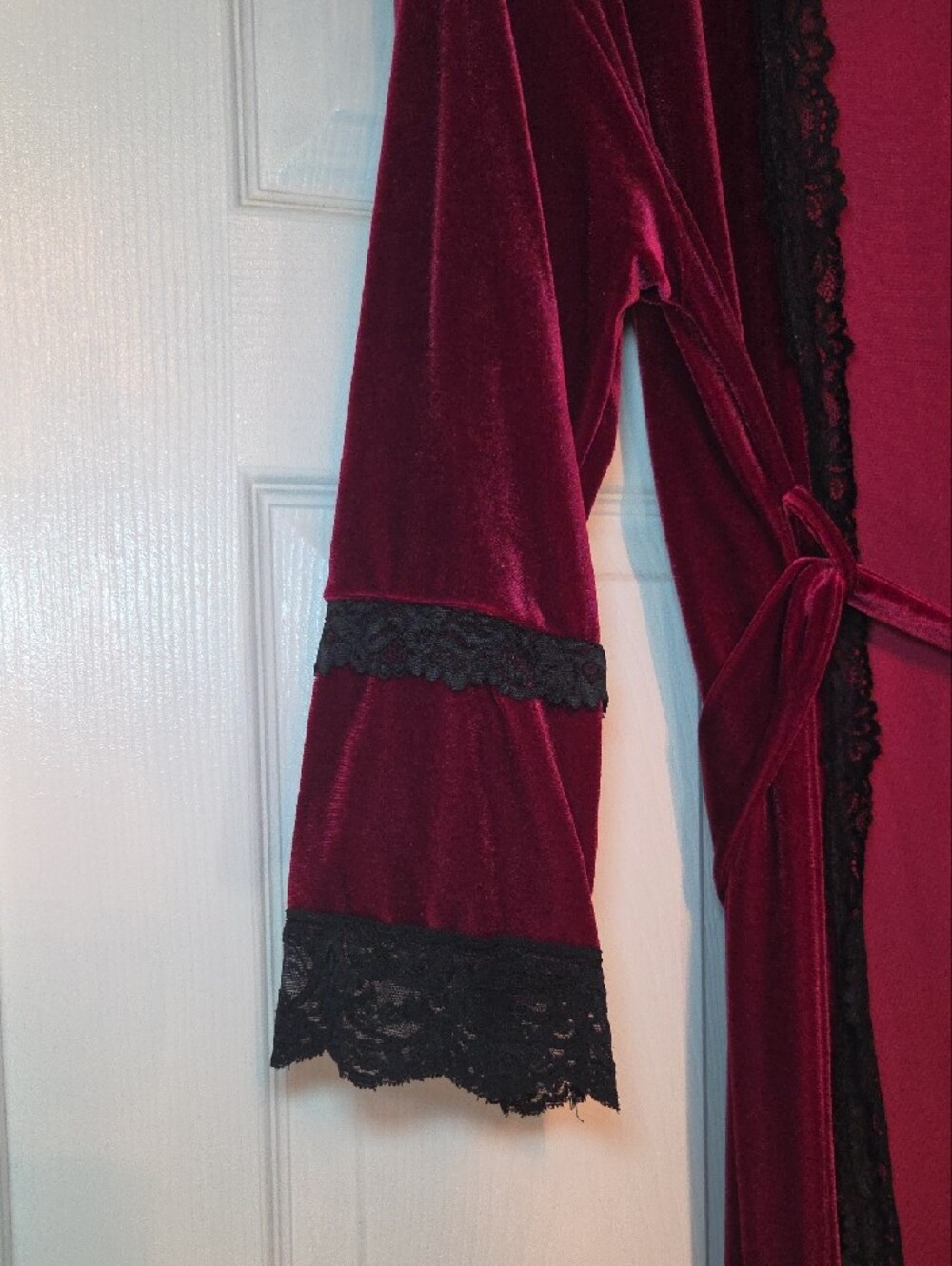 Velvet Lace-Trim Robe - Wine Red - Picture 3 of 3